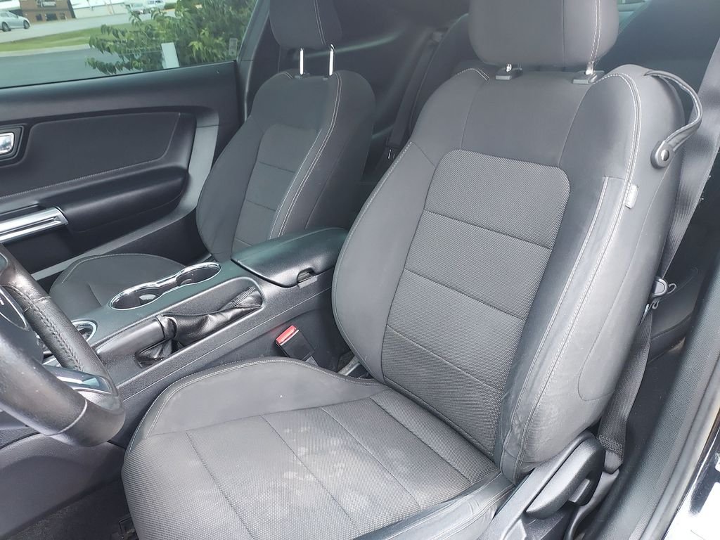 Used 2015 Black Ford V6 image 17