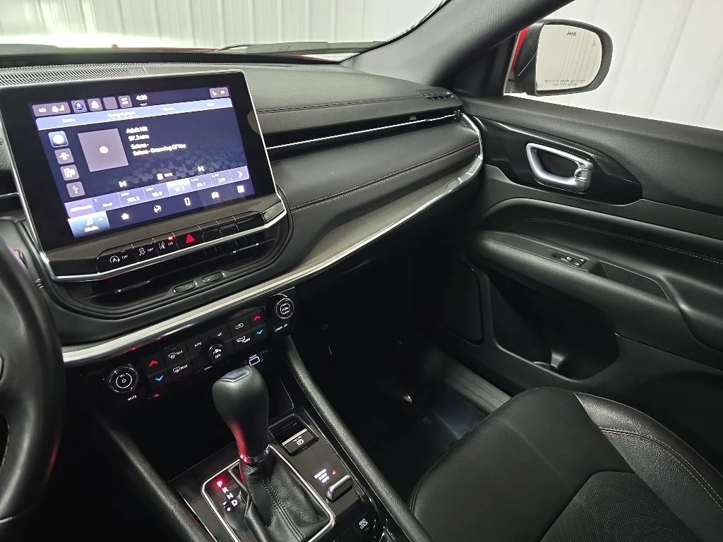 Used 2022 Red Jeep Limited image 25