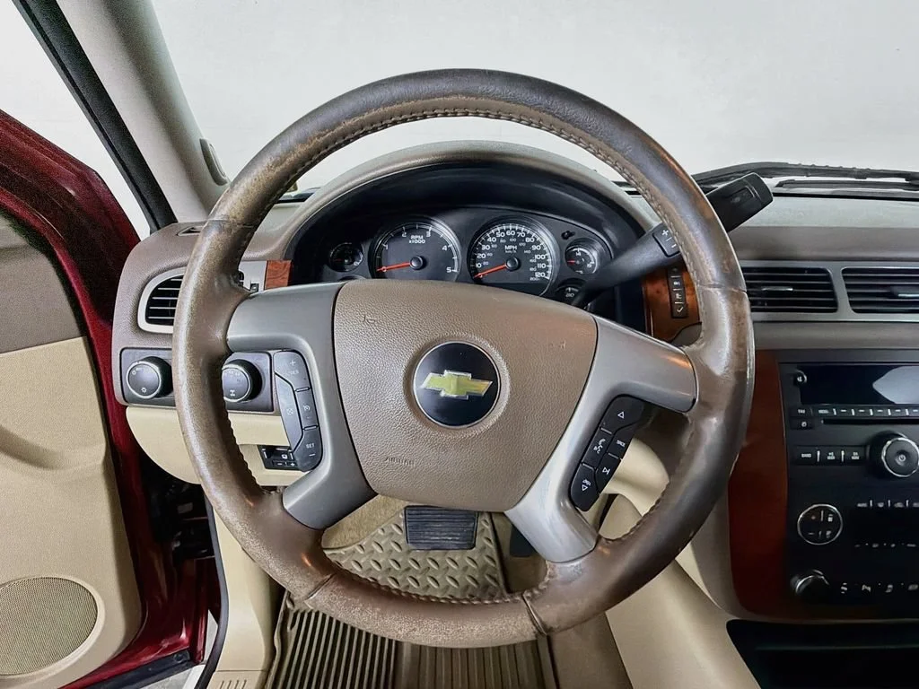 Used 2013 DEEP RUBY METALLIC Chevrolet SRW LTZ image 13