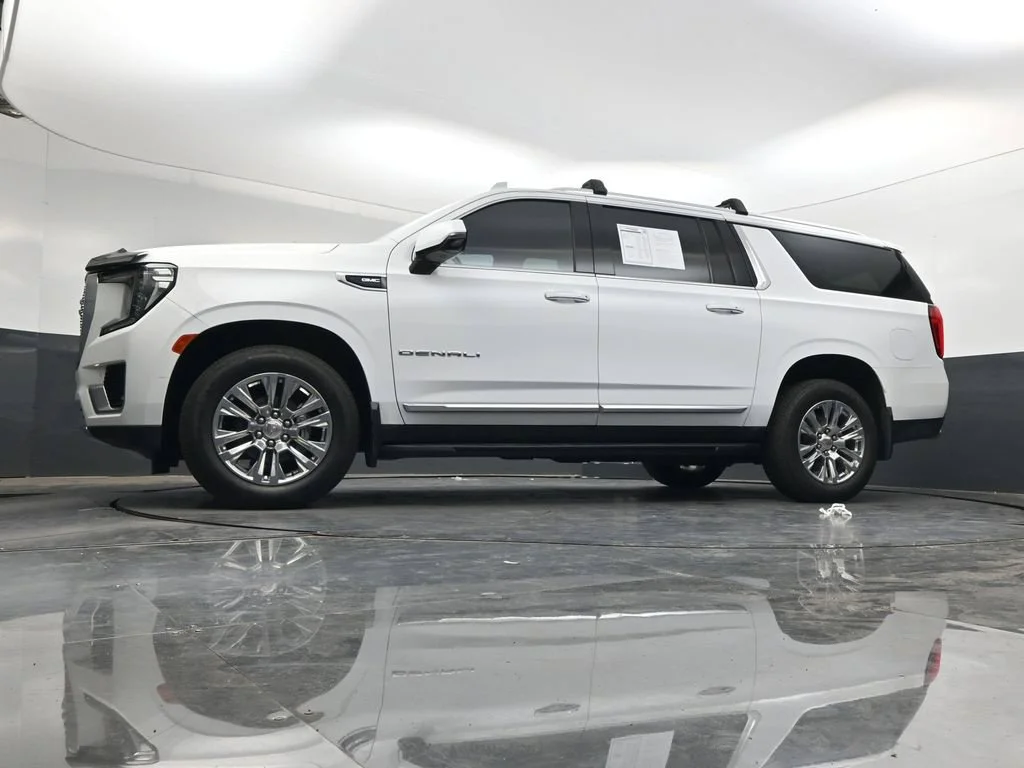 Used 2021 White GMC Denali image 44