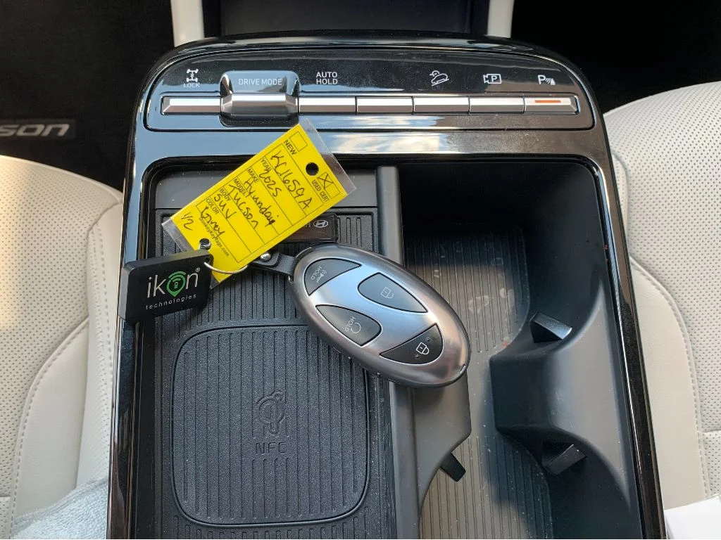 Used 2025 Titan Gray Hyundai Limited image 25