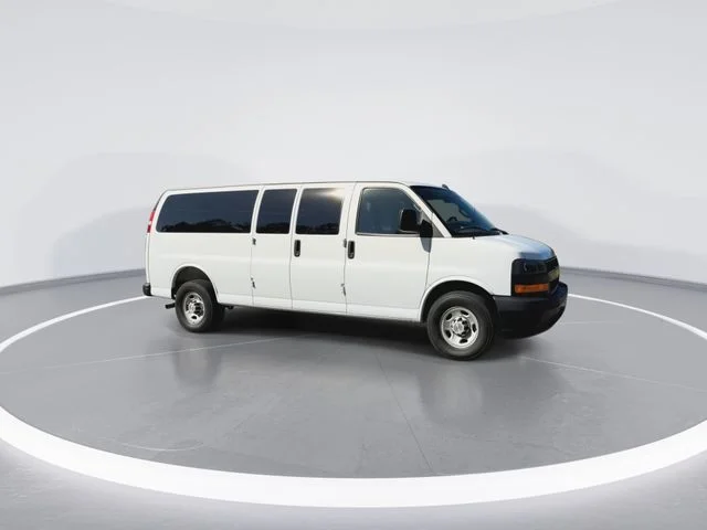 Used 2025 White Chevrolet LS image 4