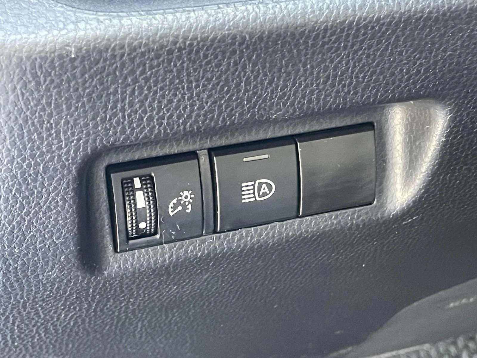 Used 2025 Ice Cap Toyota XLE image 9
