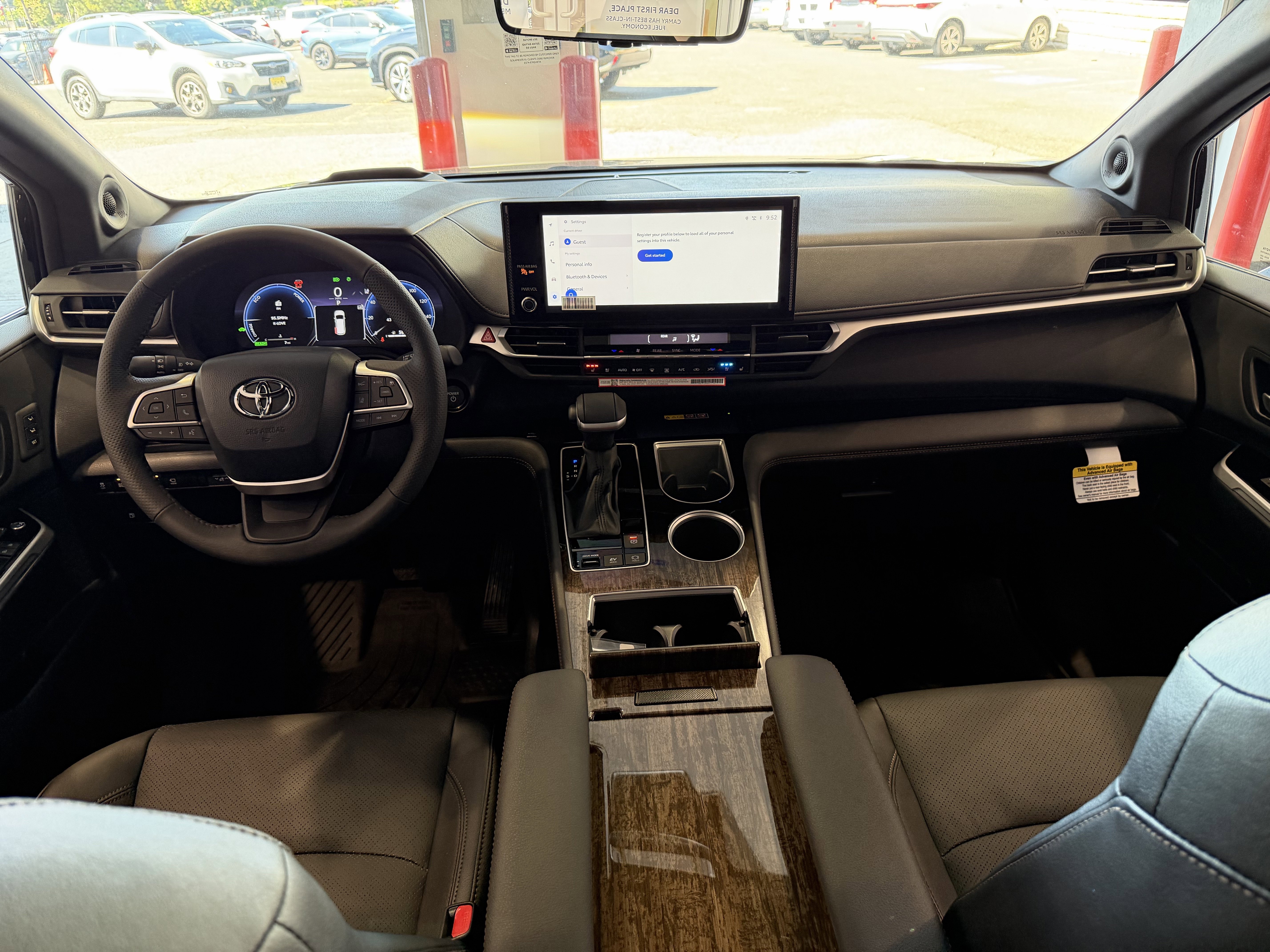 2026 Toyota Sienna Platinum - Photo 59
