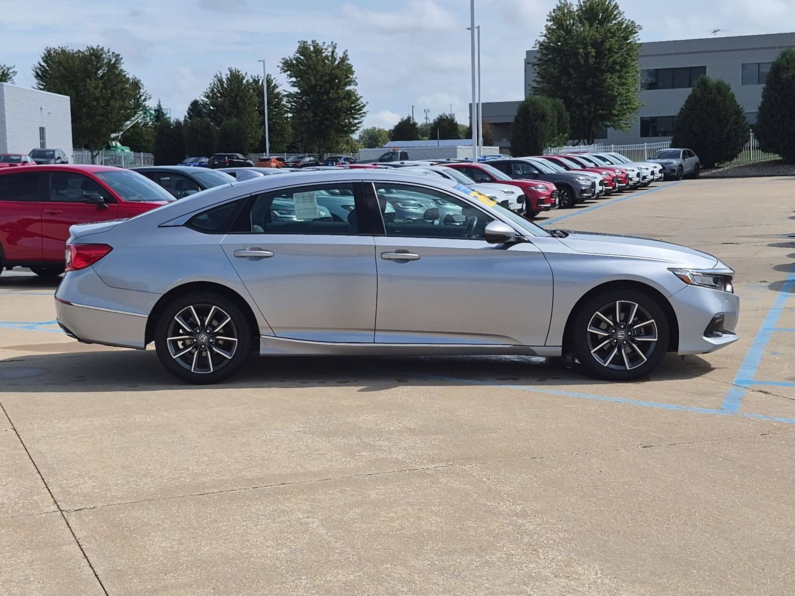 2022 Honda Accord EX-L - Photo 6