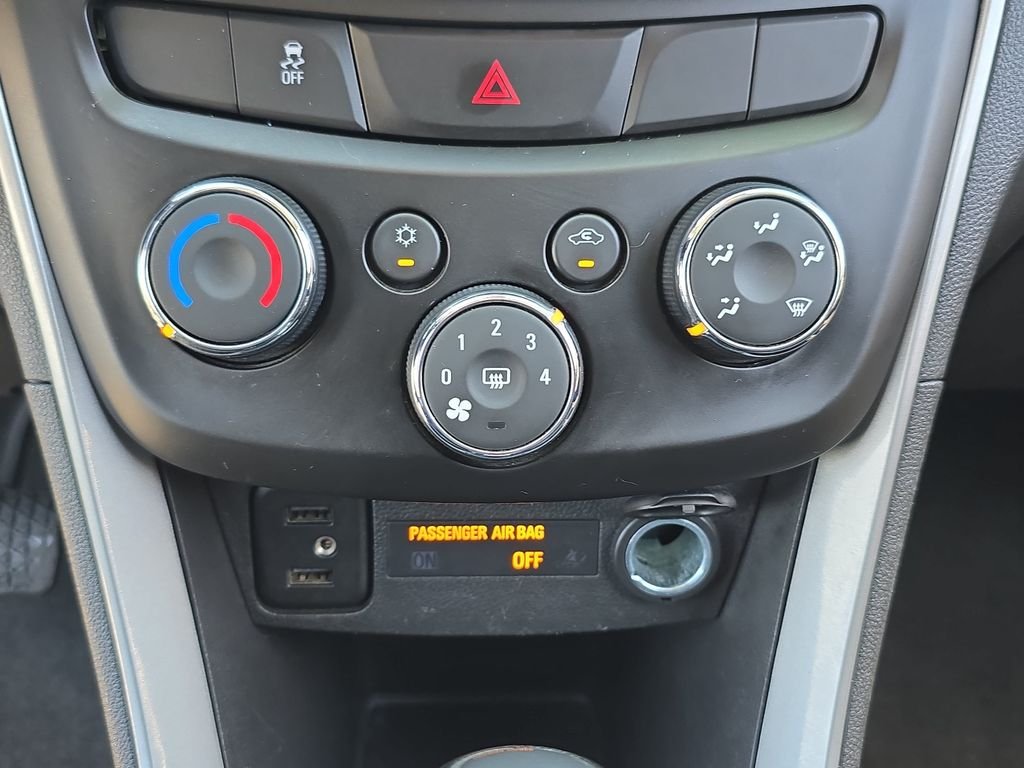 Used 2021 Silver Chevrolet LT image 25