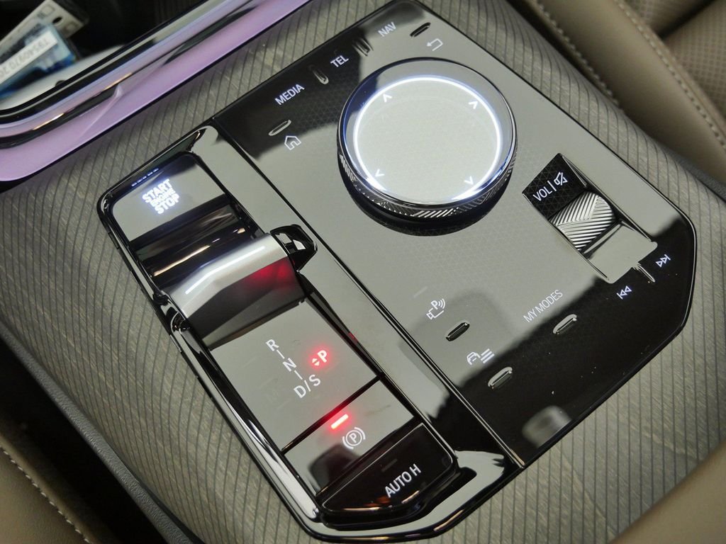 New 2026 Alpine White BMW 30 xDrive image 47