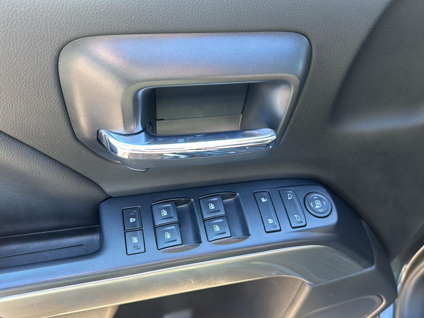 Used 2019 Graphite Metallic Chevrolet LT image 12