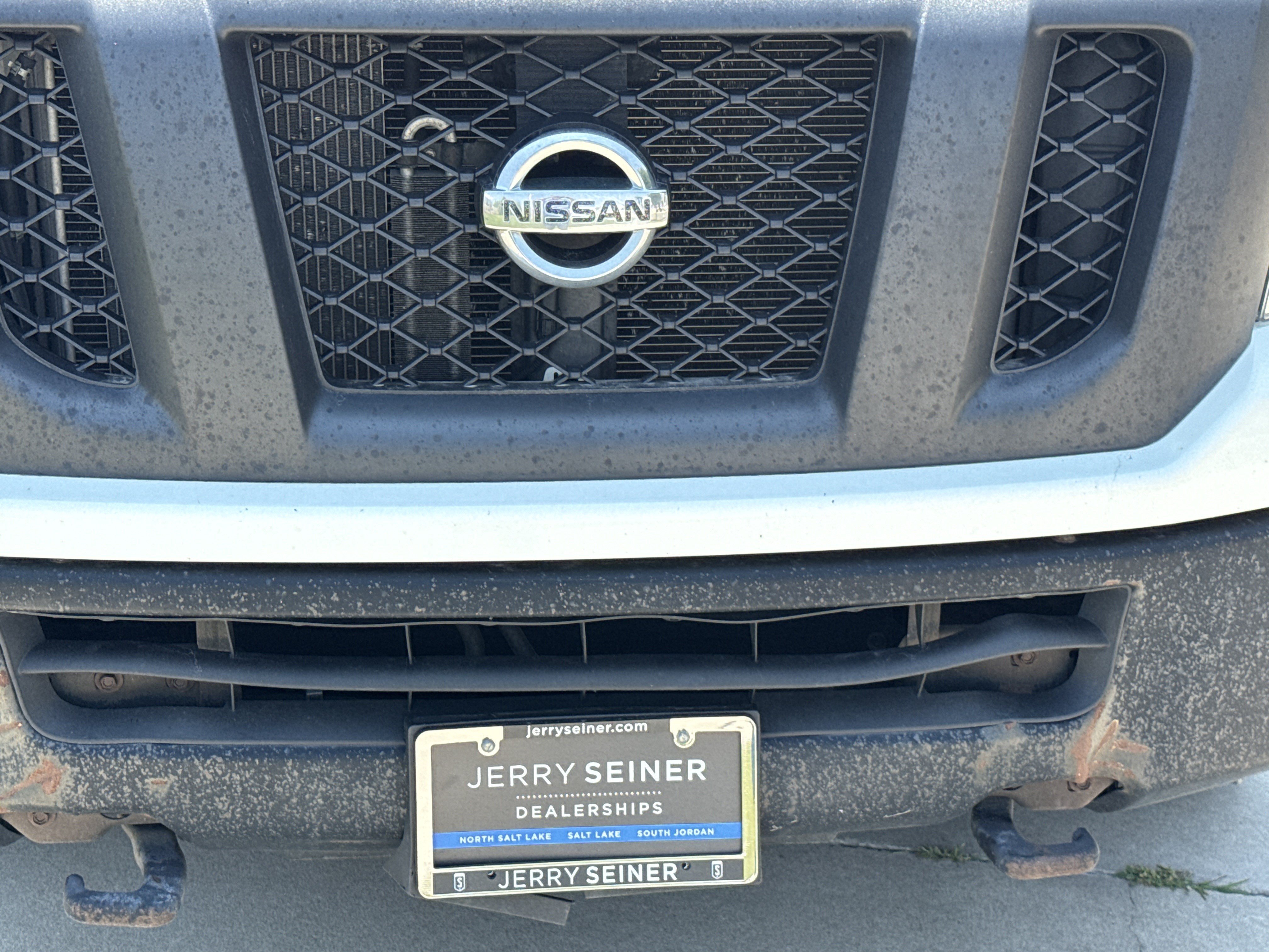 Used 2014 White Nissan SV image 9