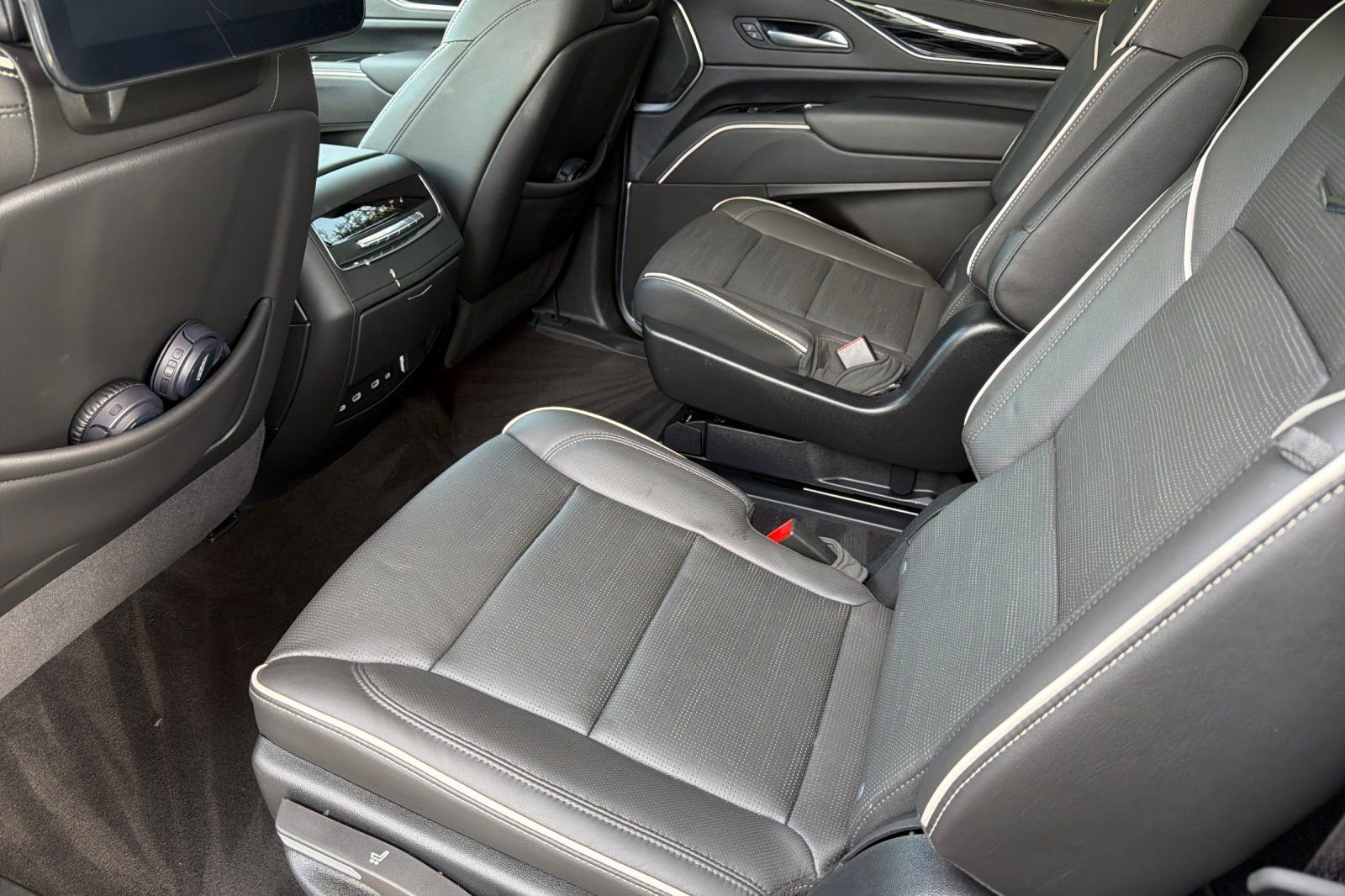 Used 2024 White Cadillac Sport image 12