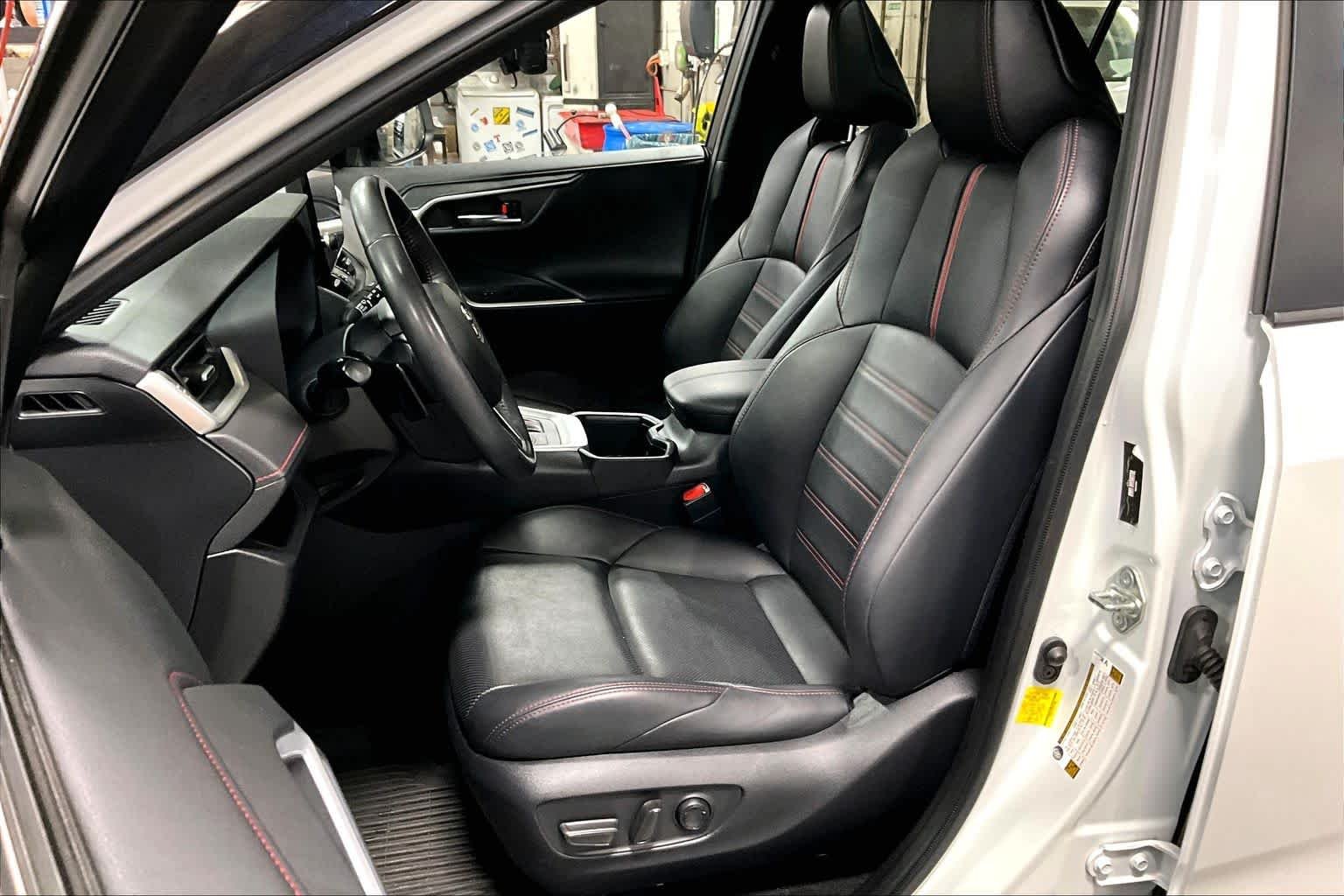 2023 Toyota RAV4 XSE - Photo 9