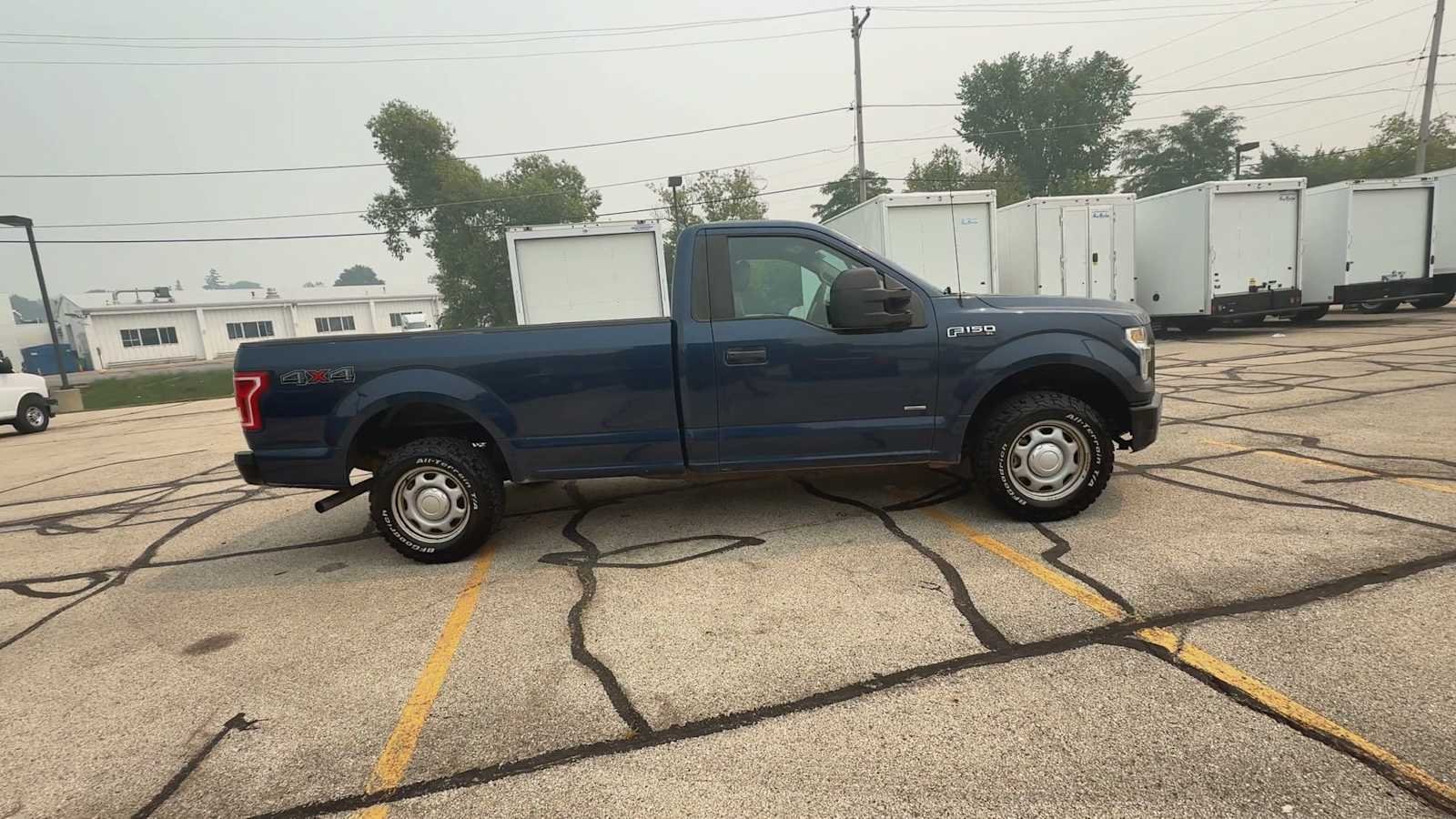 Used 2017 Blue Ford XL image 9