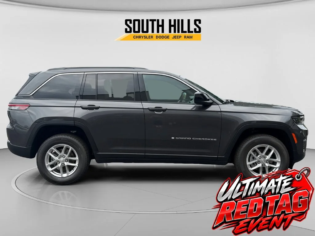 New 2026 Baltic Gray Metallic Clear-Coat Exterior Paint Jeep Laredo image 6