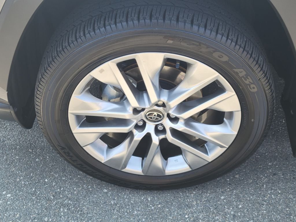 Used 2024 Gray Toyota XLE Premium image 9