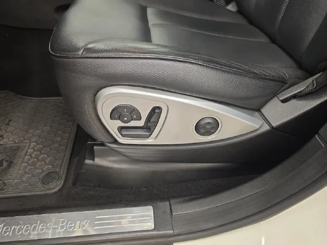 Used 2011 Arctic White Mercedes-Benz GL 450 image 35