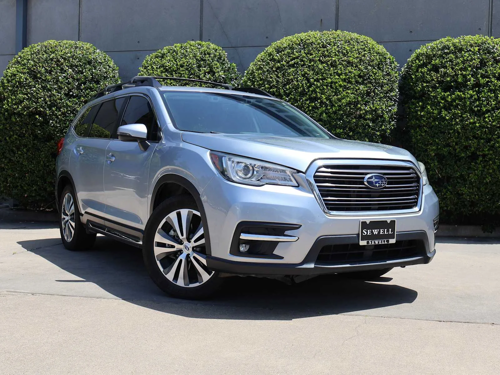 Used 2020 Ice Silver Metallic Subaru Limited image 3