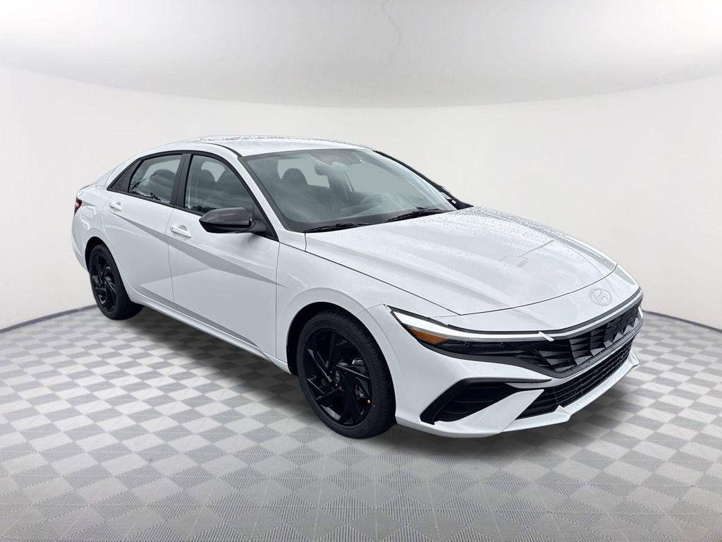 New 2026 White Hyundai SEL Sport image 3
