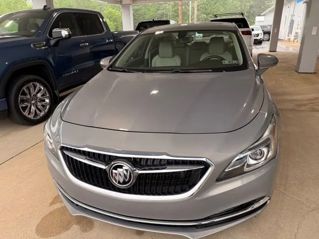2017 Buick LaCrosse Preferred's photo