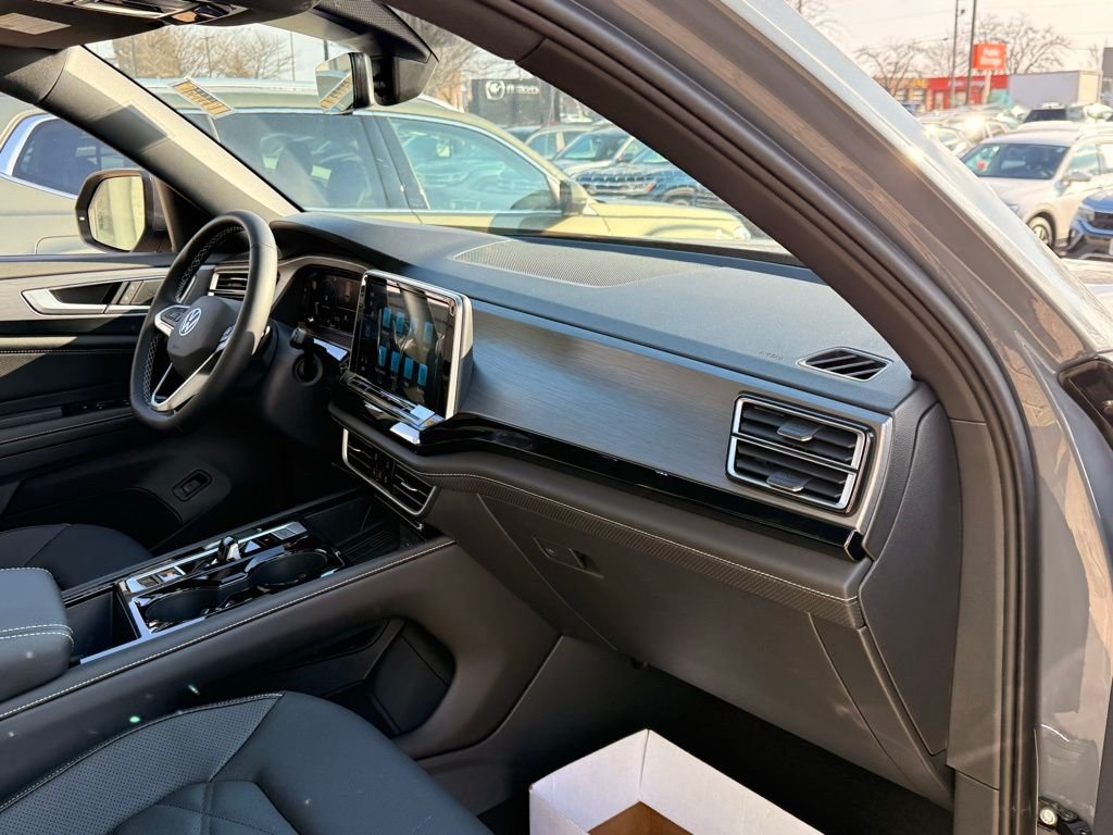 New 2026 Pure Gray Volkswagen 2.0T SE W/TECHNOLOGY image 28