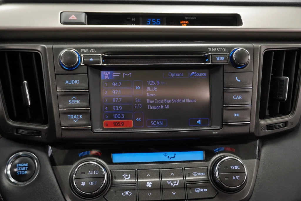Used 2013 Silver Toyota Limited image 26
