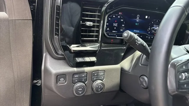 Used 2025 Black Chevrolet ZR2 image 22