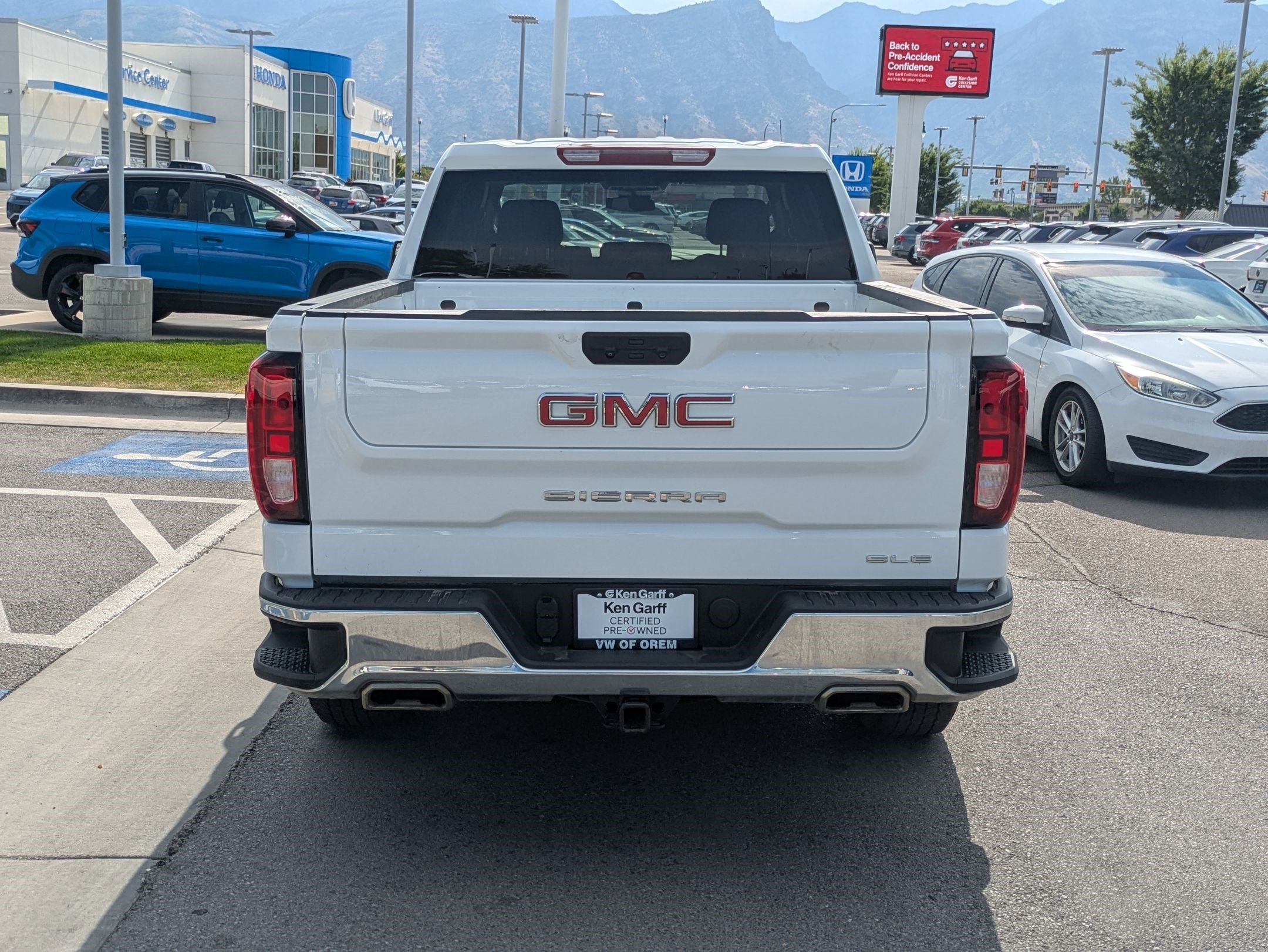 Used 2024 Summit White GMC SLE image 4
