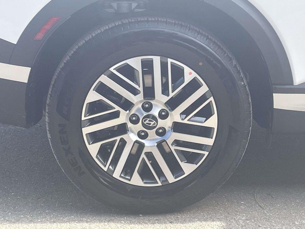 New 2026 White Hyundai SEL Premium FWD image 7