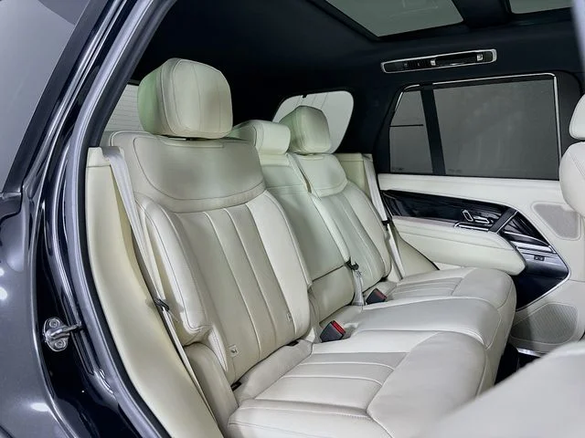 Certified Used 2025 Santorini Black Land Rover SE image 28