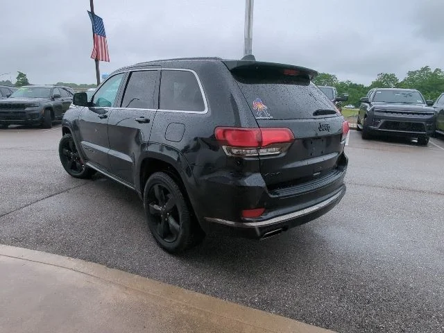 Used 2015 Black Jeep High Altitude image 31