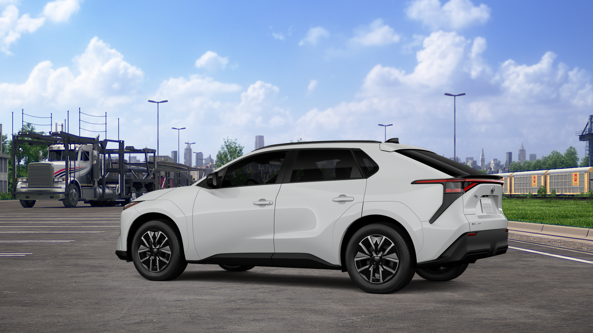 New 2026 Wind Chill Pearl Toyota XLE image 5