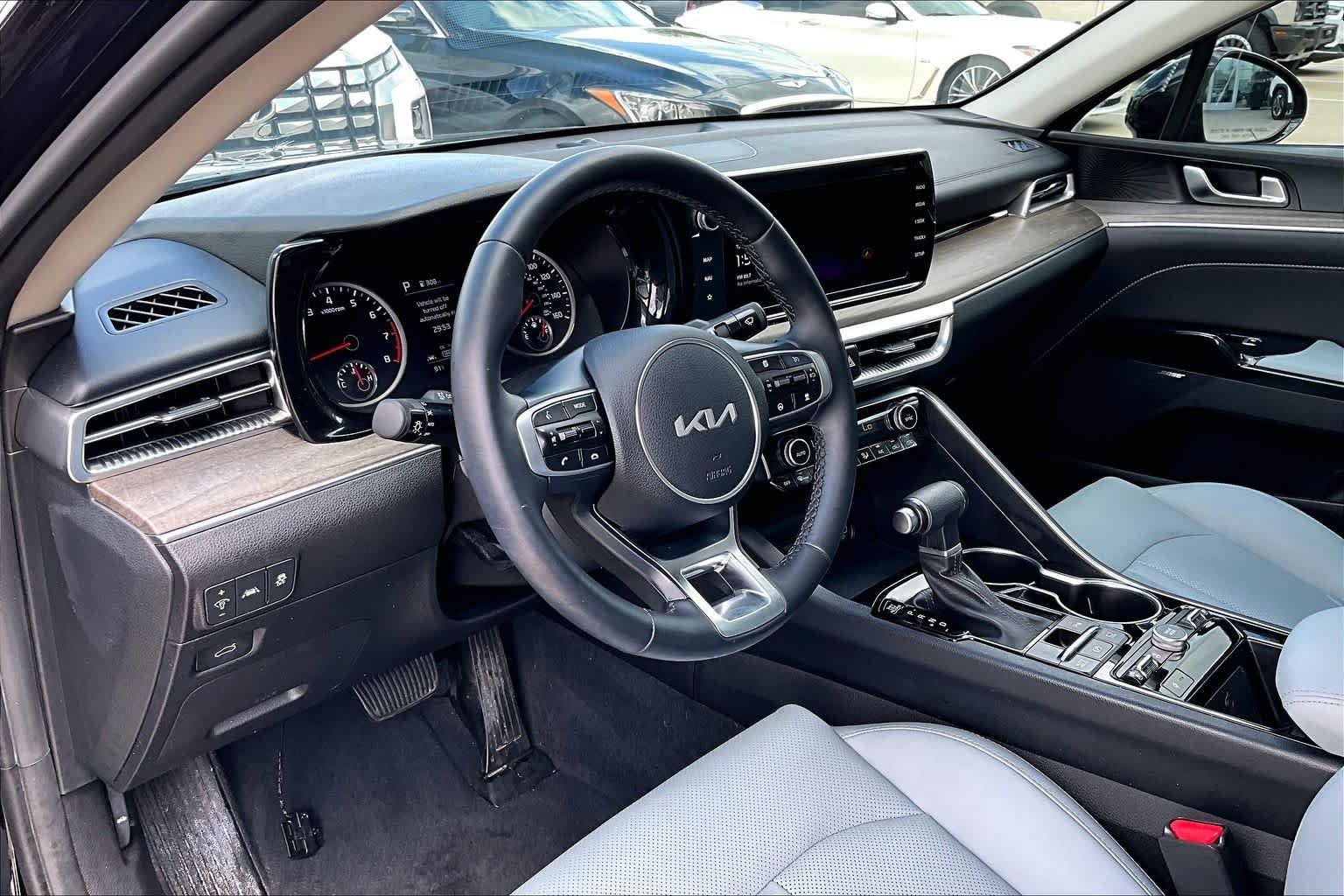 Used 2024 Ebony Black Kia EX image 17