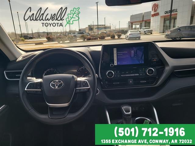 2024 Toyota Highlander LE - Photo 24