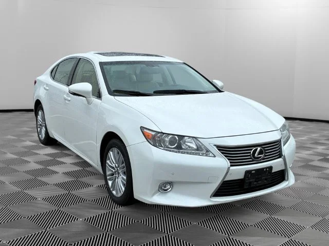 Certified Used 2015 White Lexus NA image 7