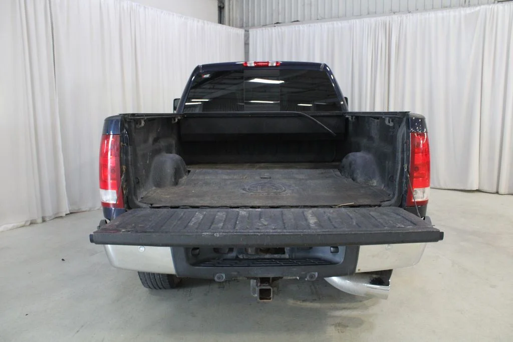 Used 2009 Blue GMC SLT image 28
