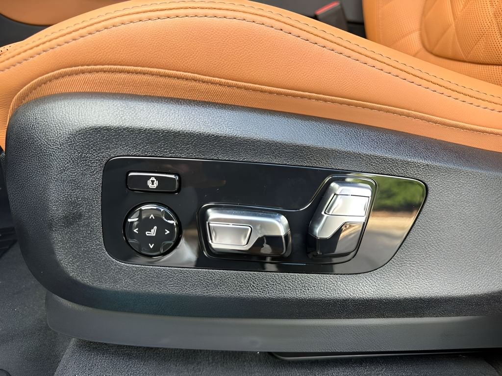 New 2026 Mineral White Metallic BMW xDrive50e image 11