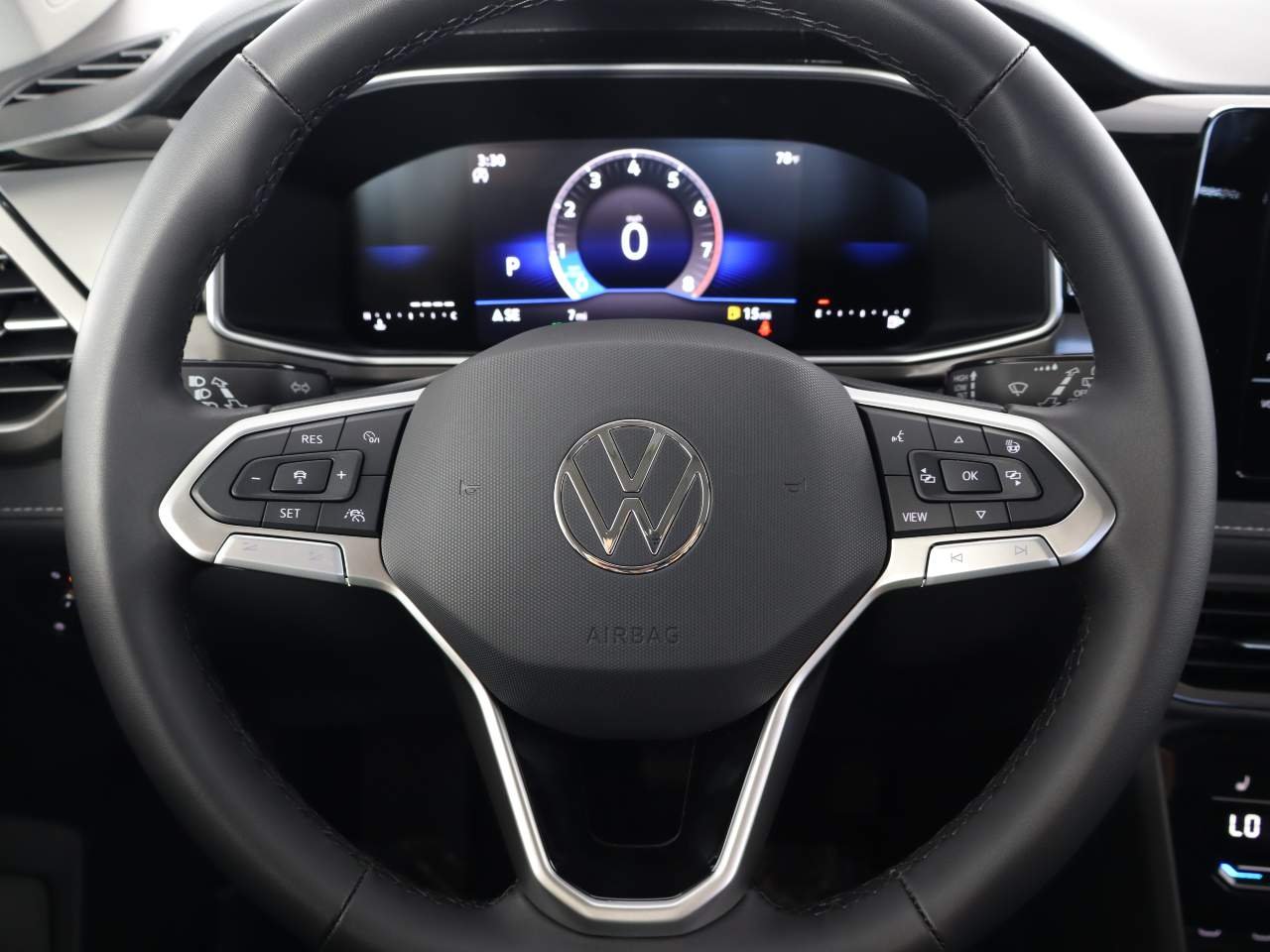 New 2026 MONUMENT GRAY W Volkswagen SE Black image 8
