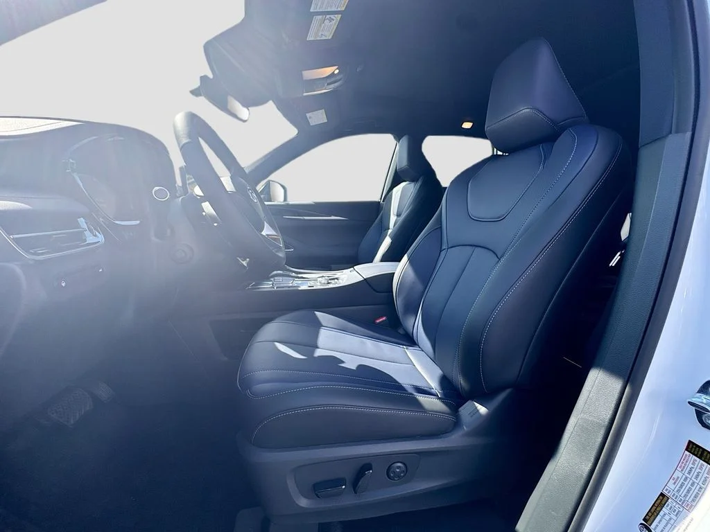 Certified Used 2026 White INFINITI SPORT image 23