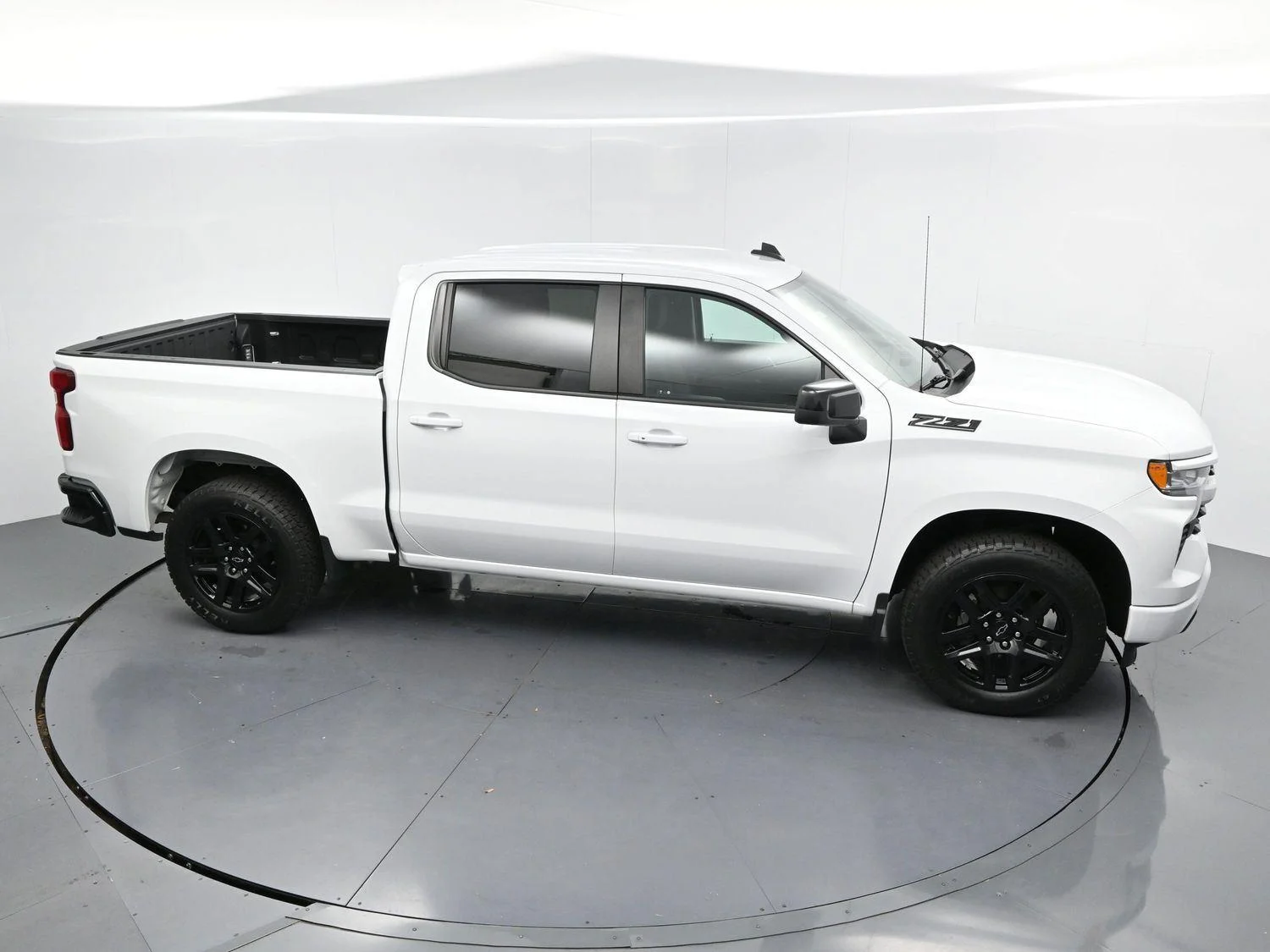 Used 2023 Summit White Chevrolet RST image 34
