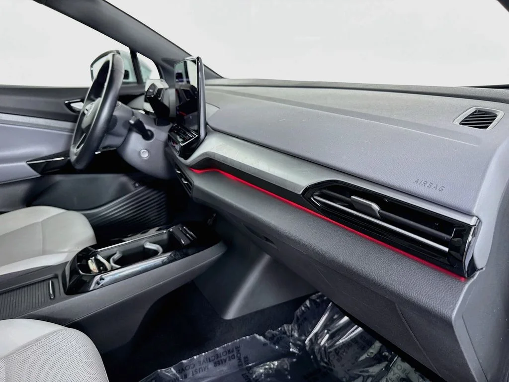 Used 2021 White Volkswagen Pro S image 30