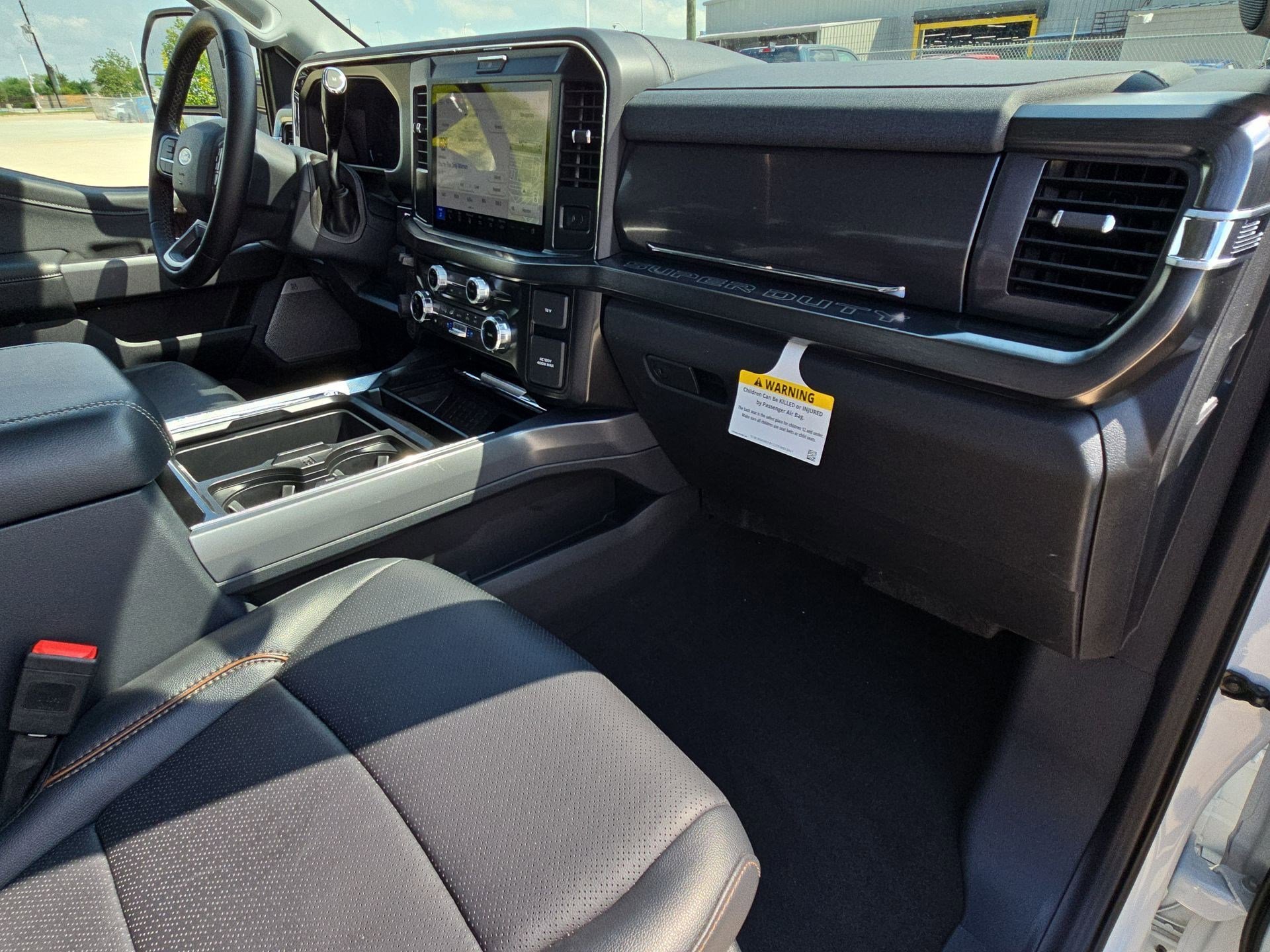 Used 2025 Oxford White Ford LARIAT image 32