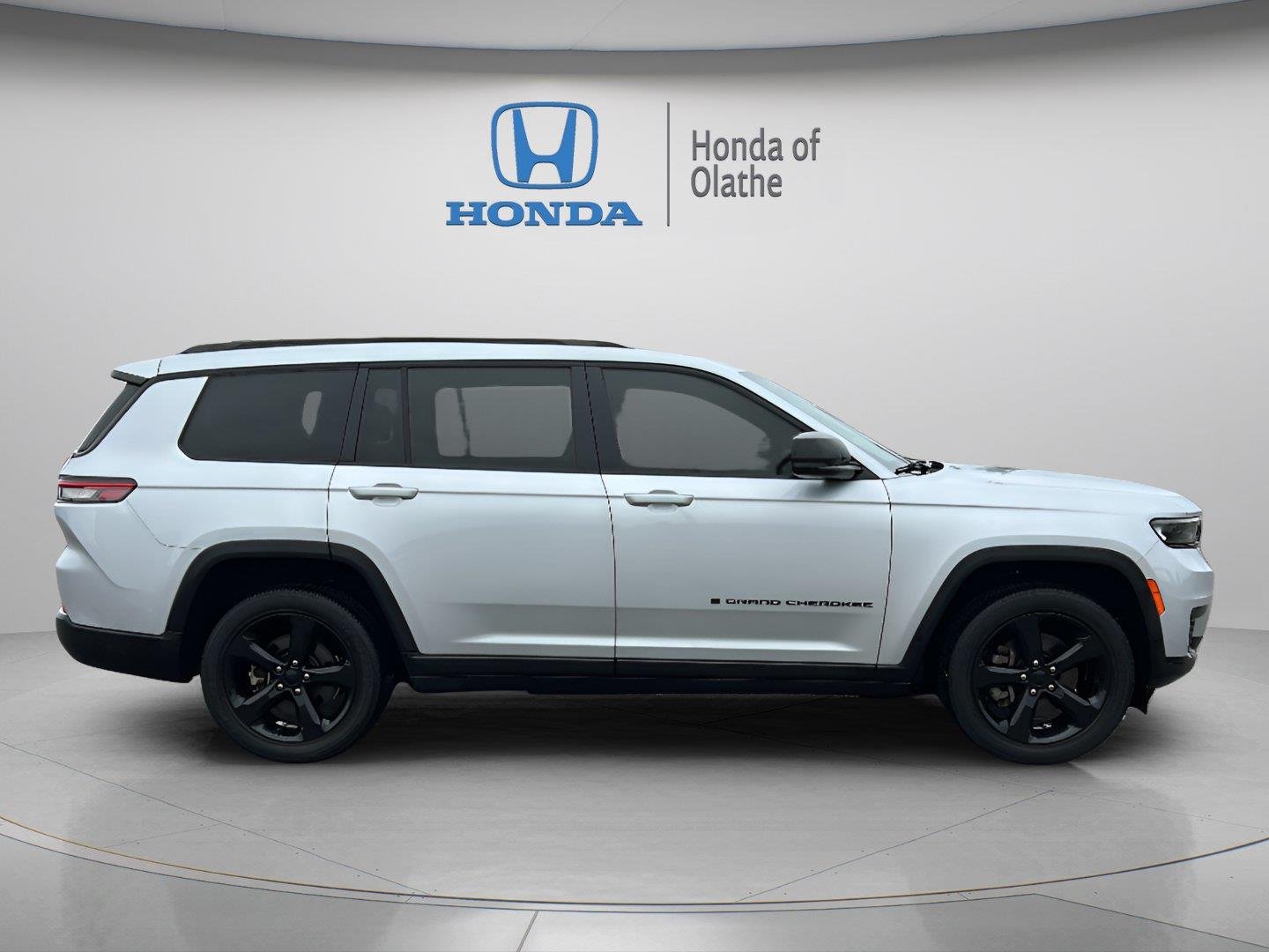 Used 2021 Jeep Grand Cherokee L Altitude with VIN 1C4RJKAG3M8155757 for sale in Kansas City