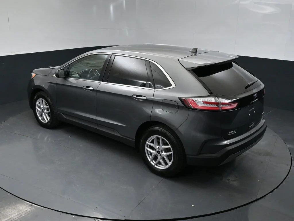 Used 2023 Gray Ford SEL image 37