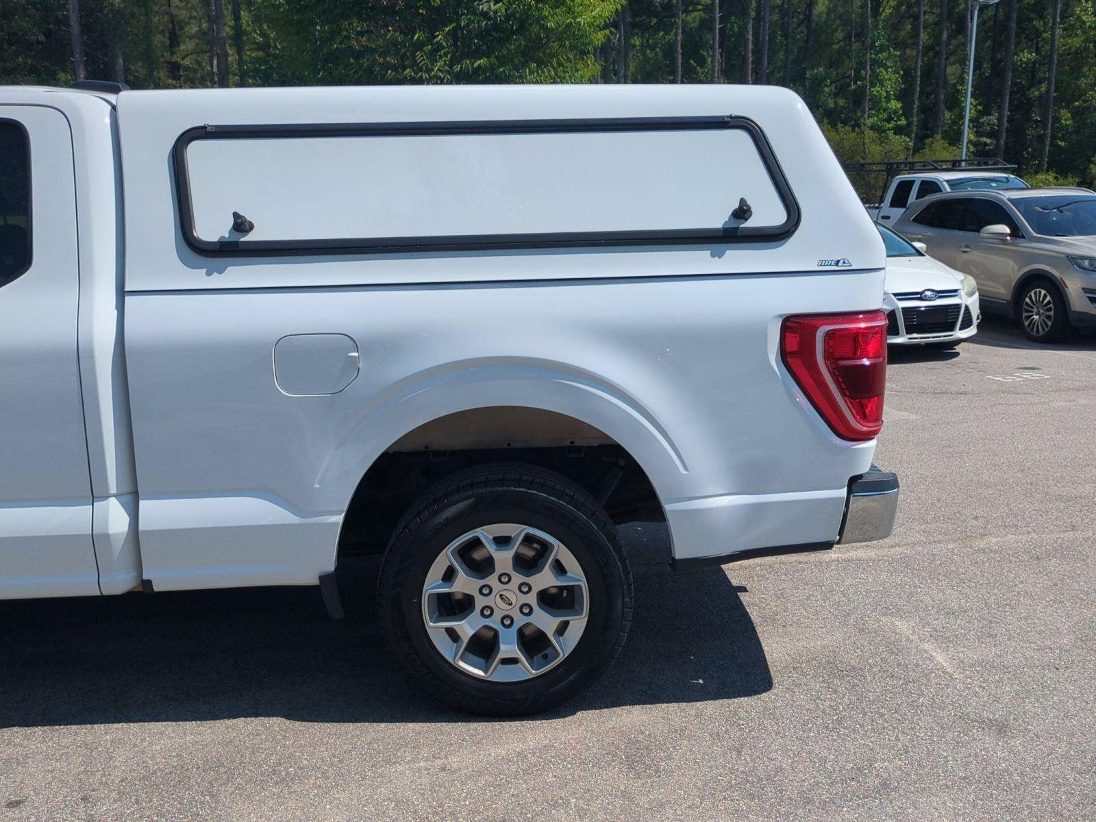 Used 2022 Oxford White Ford XLT image 11