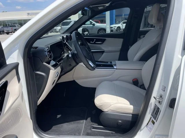 Used 2025 White Mercedes-Benz GLC 300 image 14
