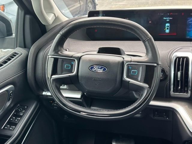 2025 Ford Expedition Platinum - Photo 13