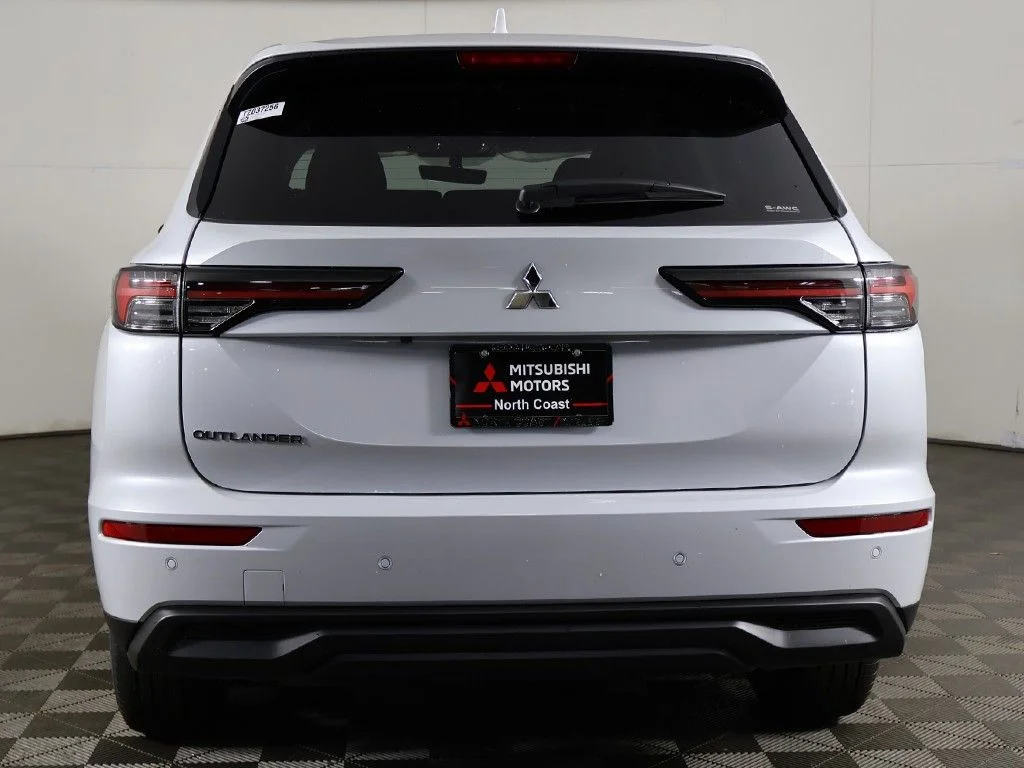 New 2026 White Mitsubishi ES image 13