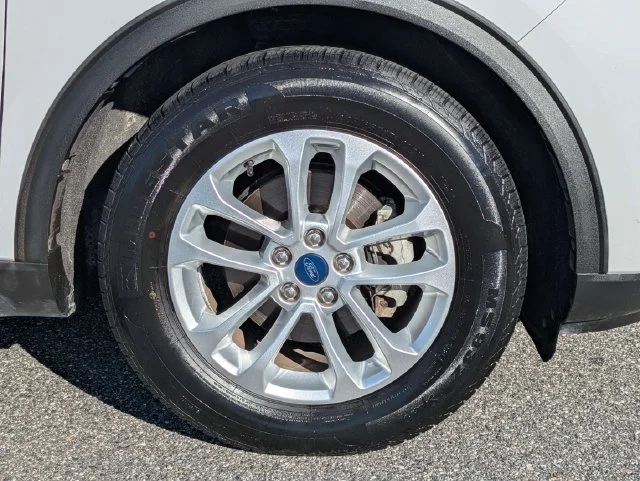 Certified Used 2022 White Ford SE image 11