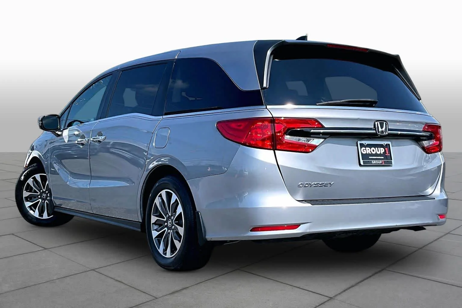 Used 2023 Lunar Silver Metallic Honda EX-L image 12