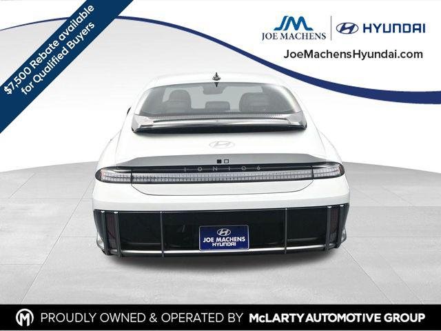 New 2025 White Hyundai SEL image 7