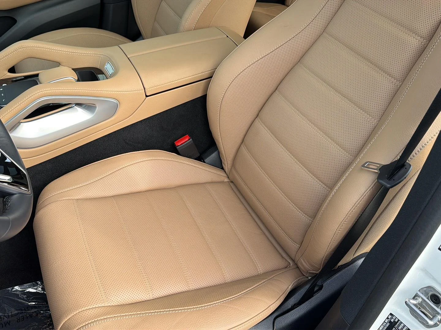 Used 2026 Polar White Mercedes-Benz GLE 450 image 30
